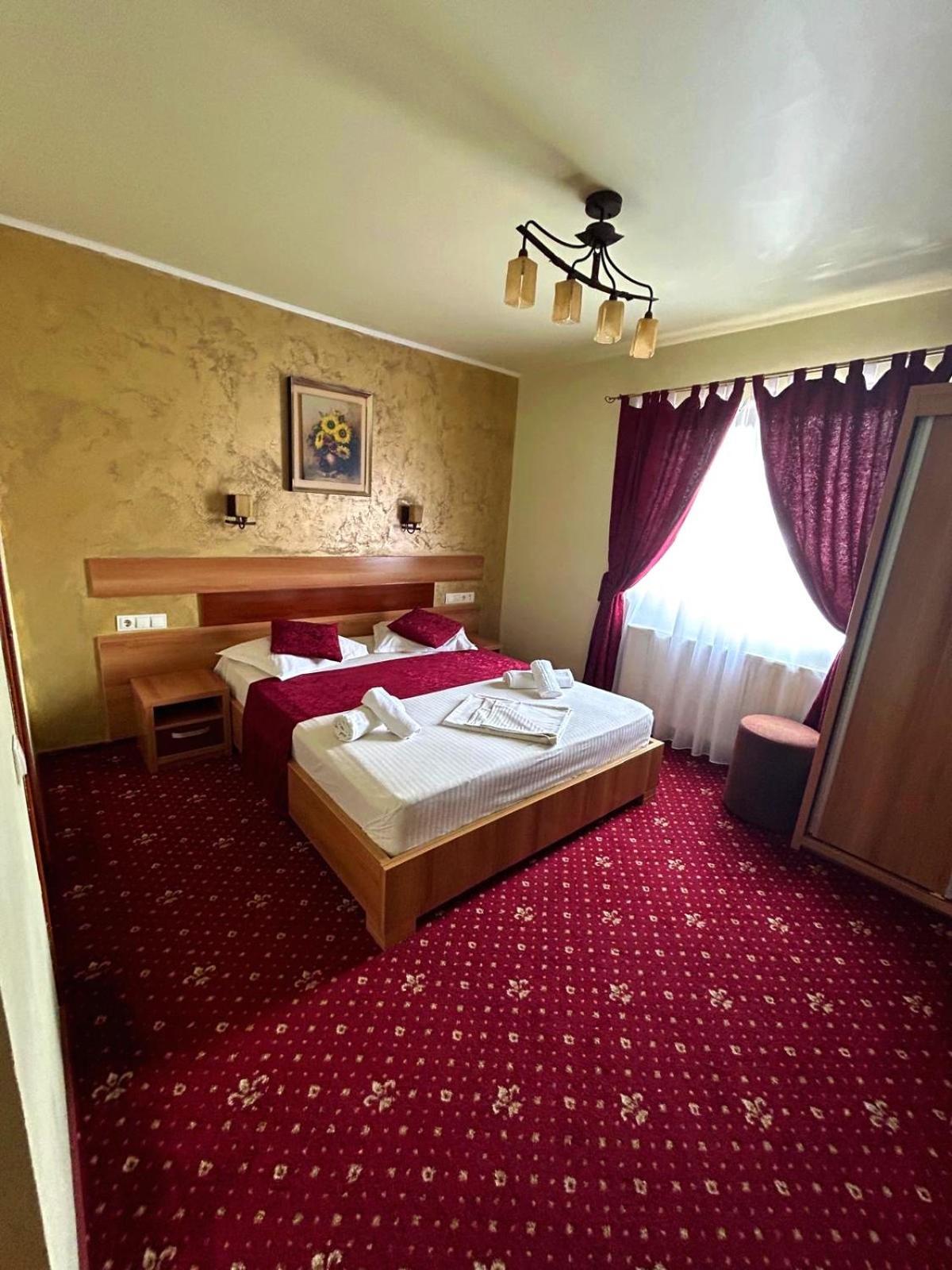 Motel Cool Barcanesti ภายนอก รูปภาพ