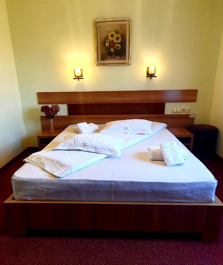 Motel Cool Barcanesti ภายนอก รูปภาพ